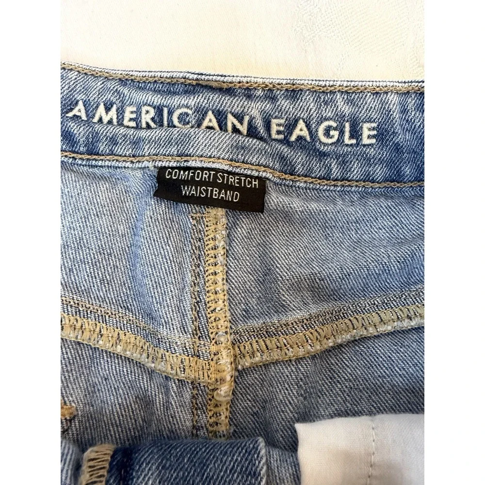 American Eagle Women's Cut Off Denim Shorts Size 6 Distressed Light Wash